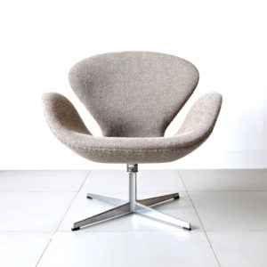 Swan chair FH3320@bellbet吉祥寺店 Swan chair FH3320@bellbet吉祥寺店