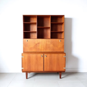 Writing cabinet@bellbet吉祥寺店 Writing cabinet@bellbet吉祥寺店