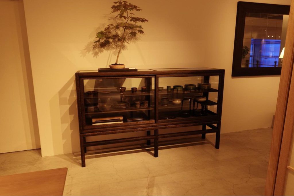 http://interiorshop.biz/wp-content/uploads/2020/10/museum-cabinet-for-private-collection5-1024x683.jpg