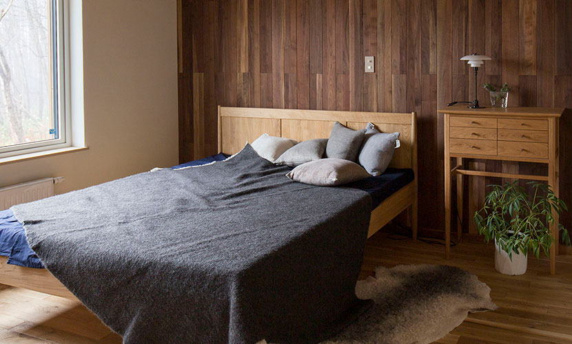 素材と佇まいで選ぶ、ベッドフレーム5選