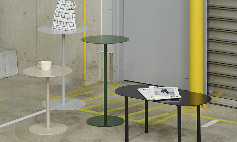 空間にアクセントを。スチール家具5選